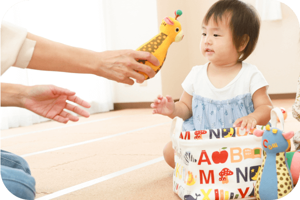 おやこの広場ぷらっとカフェの内装写真